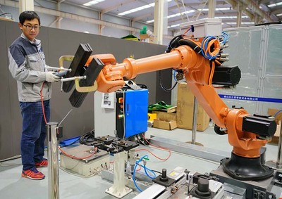 構(gòu)筑機(jī)器人全鏈條生態(tài)圈，引領(lǐng)經(jīng)濟(jì)轉(zhuǎn)型發(fā)展新篇章