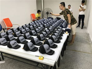 【冬季帽子批發(fā)好還是帽子定制好?廣東帽子工廠哪家比較好_東莞新詮釋制帽廠】-